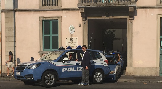Polizia arresta stolker